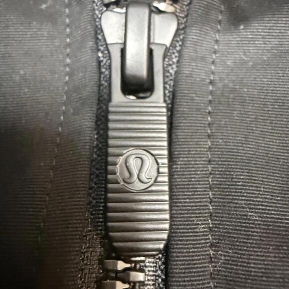 Lululemon Glyde 2-in-1 Adaptable Jacket Womens Medium Black Cargo Utility 2023 - Picture 4 of 8
